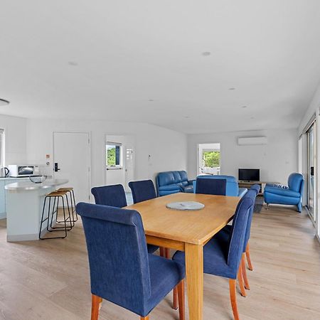 Sandy Point Beach Escape 2 Bedroom Apartment Экстерьер фото