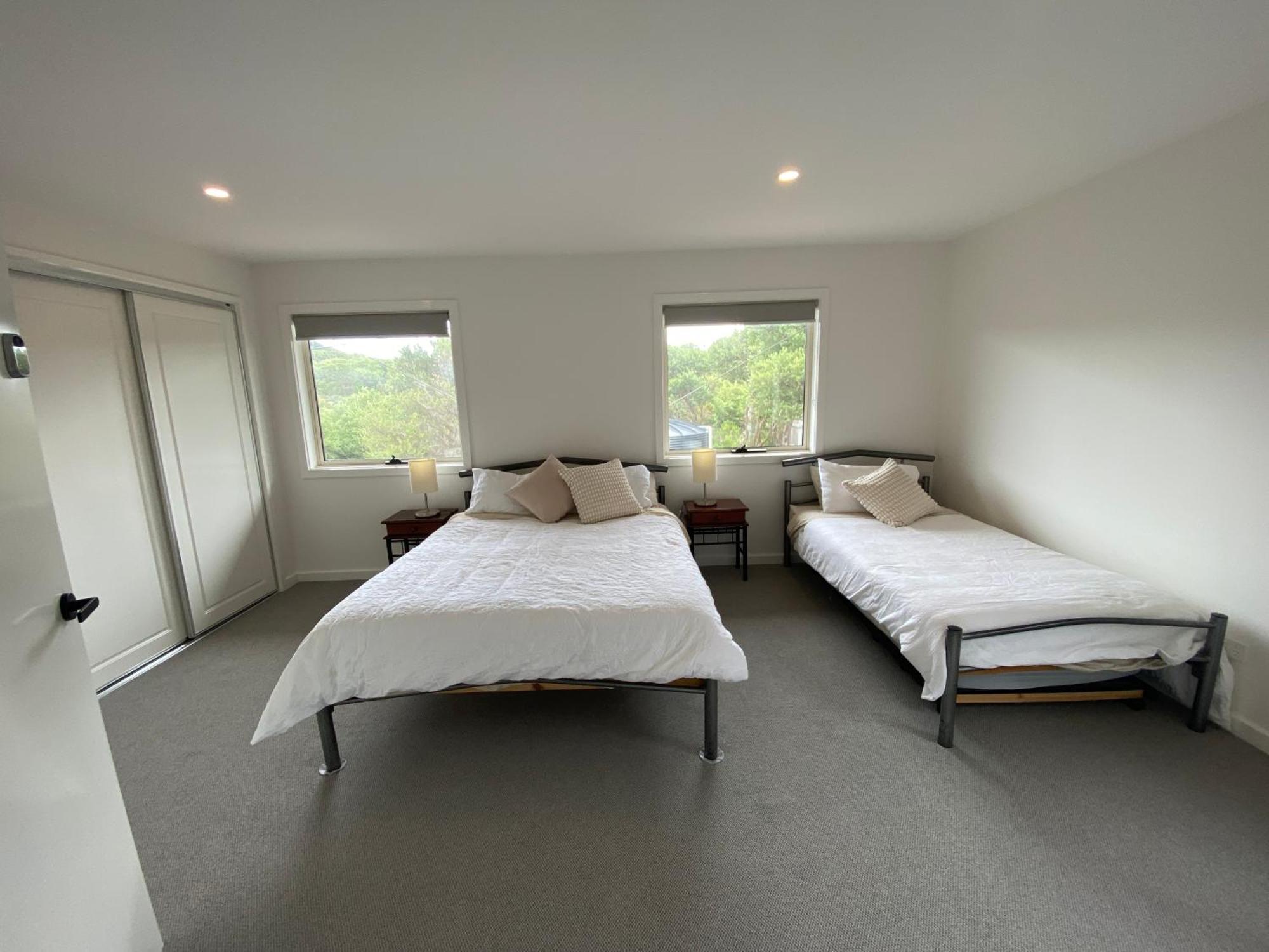 Sandy Point Beach Escape 2 Bedroom Apartment Экстерьер фото