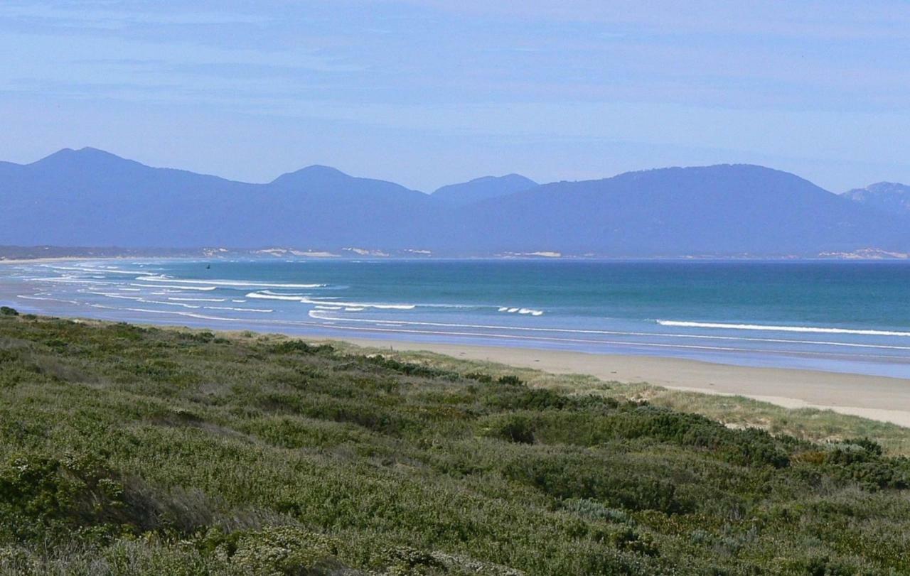 Sandy Point Beach Escape 2 Bedroom Apartment Экстерьер фото